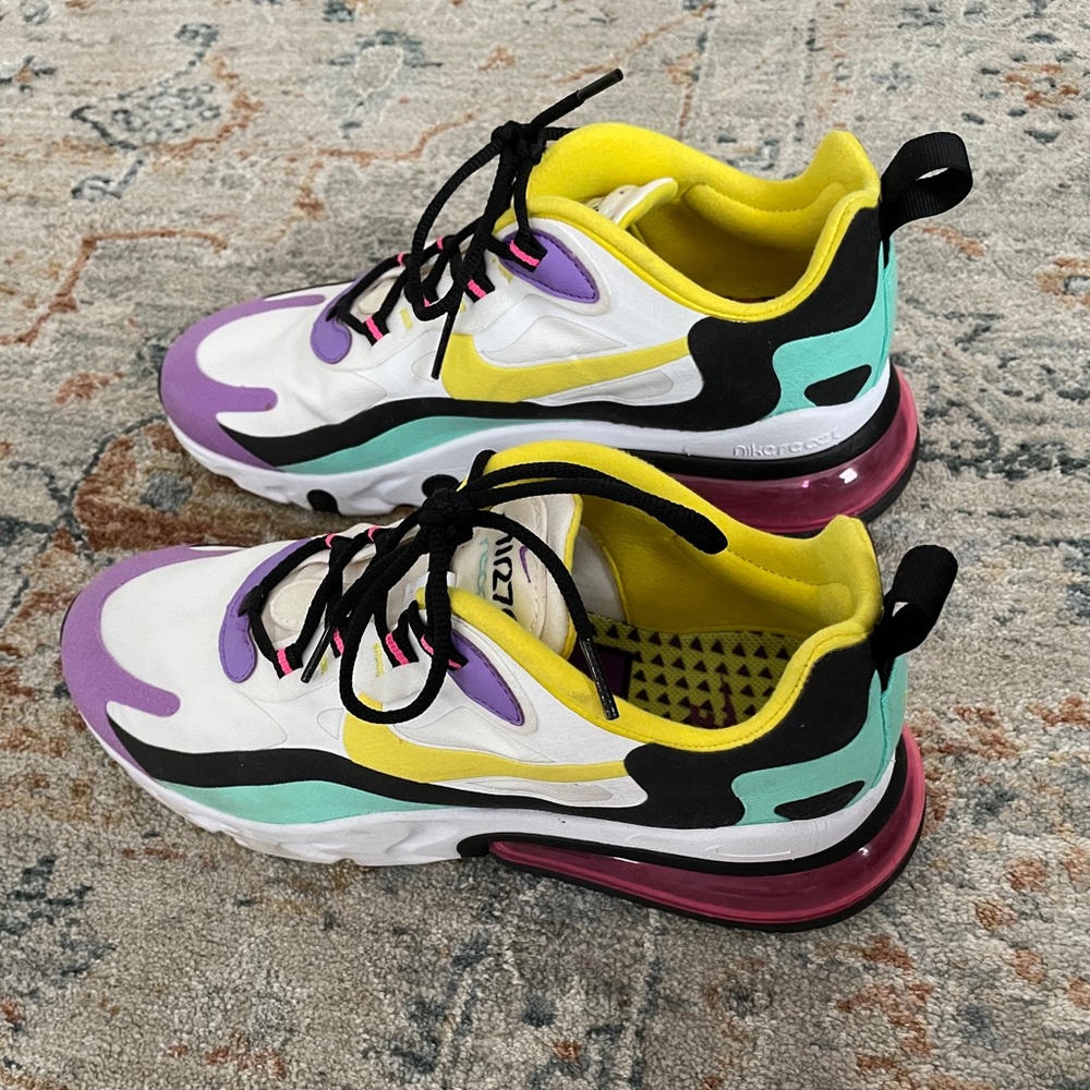 Nike Air Max react 270
Like new. Worn less than 10 times. Excellent condition